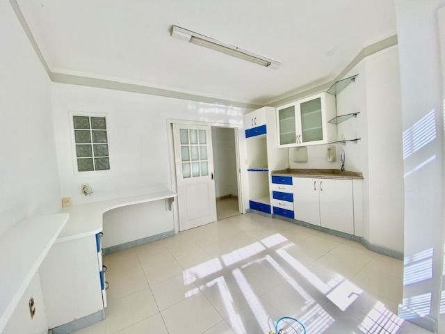 Salas/Conjuntos à venda no Centro: 