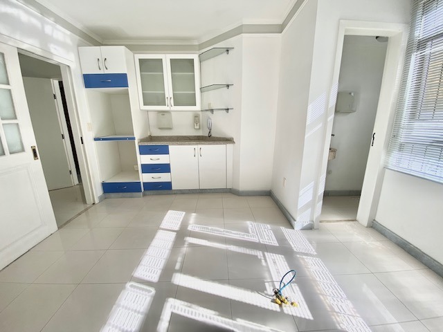 Salas/Conjuntos à venda no Centro: 