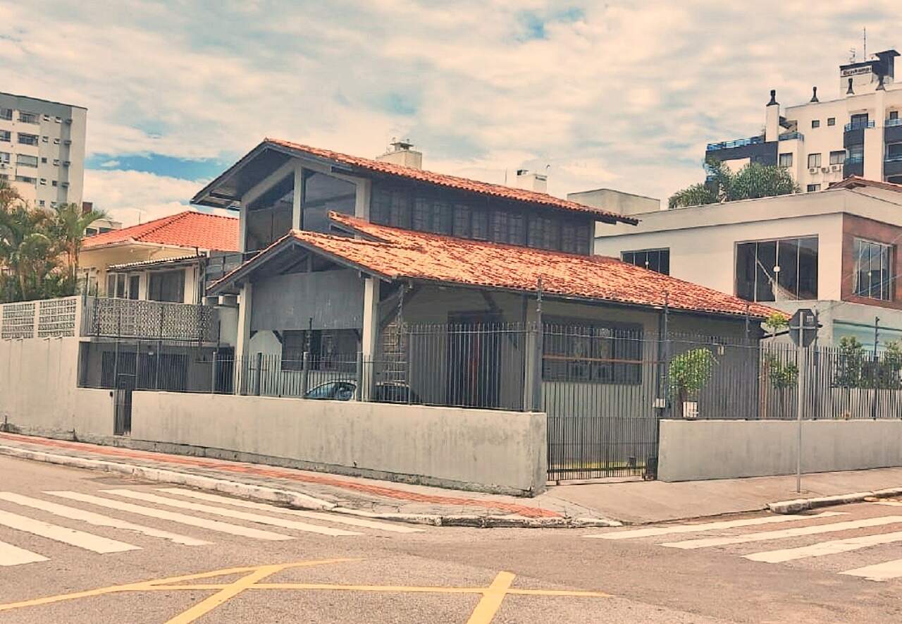 Casa à venda no Balneario: 