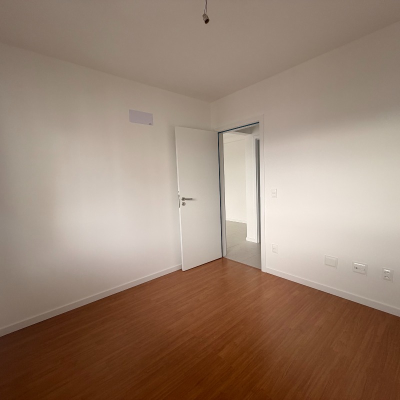 Apartamento à venda no Barreiros: 