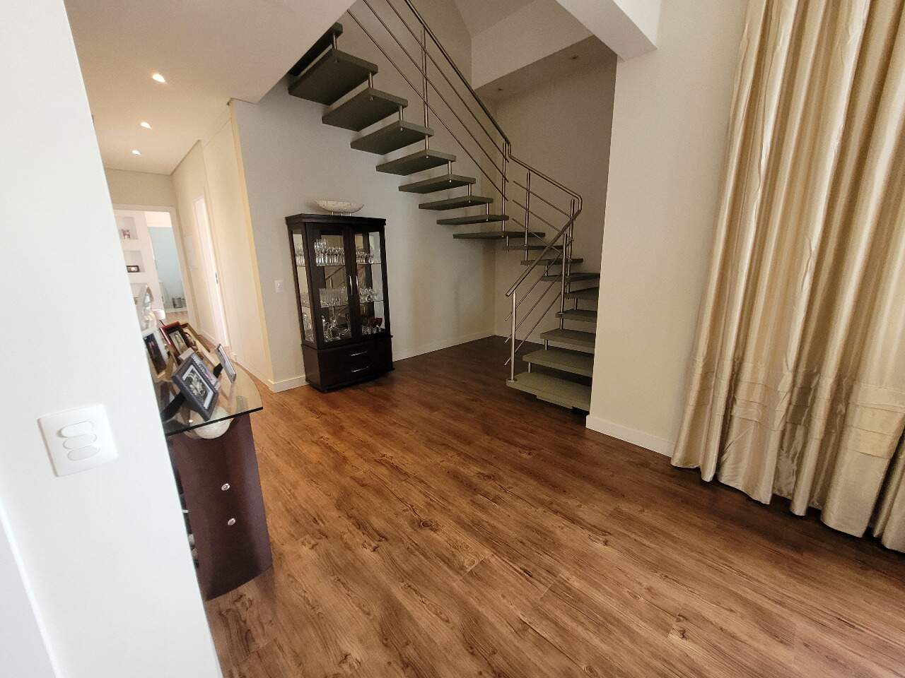 Apartamento duplex à venda no Estreito: