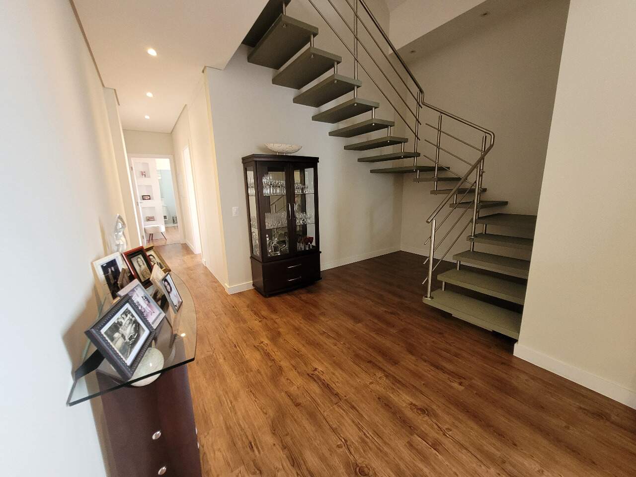 Apartamento duplex à venda no Estreito: