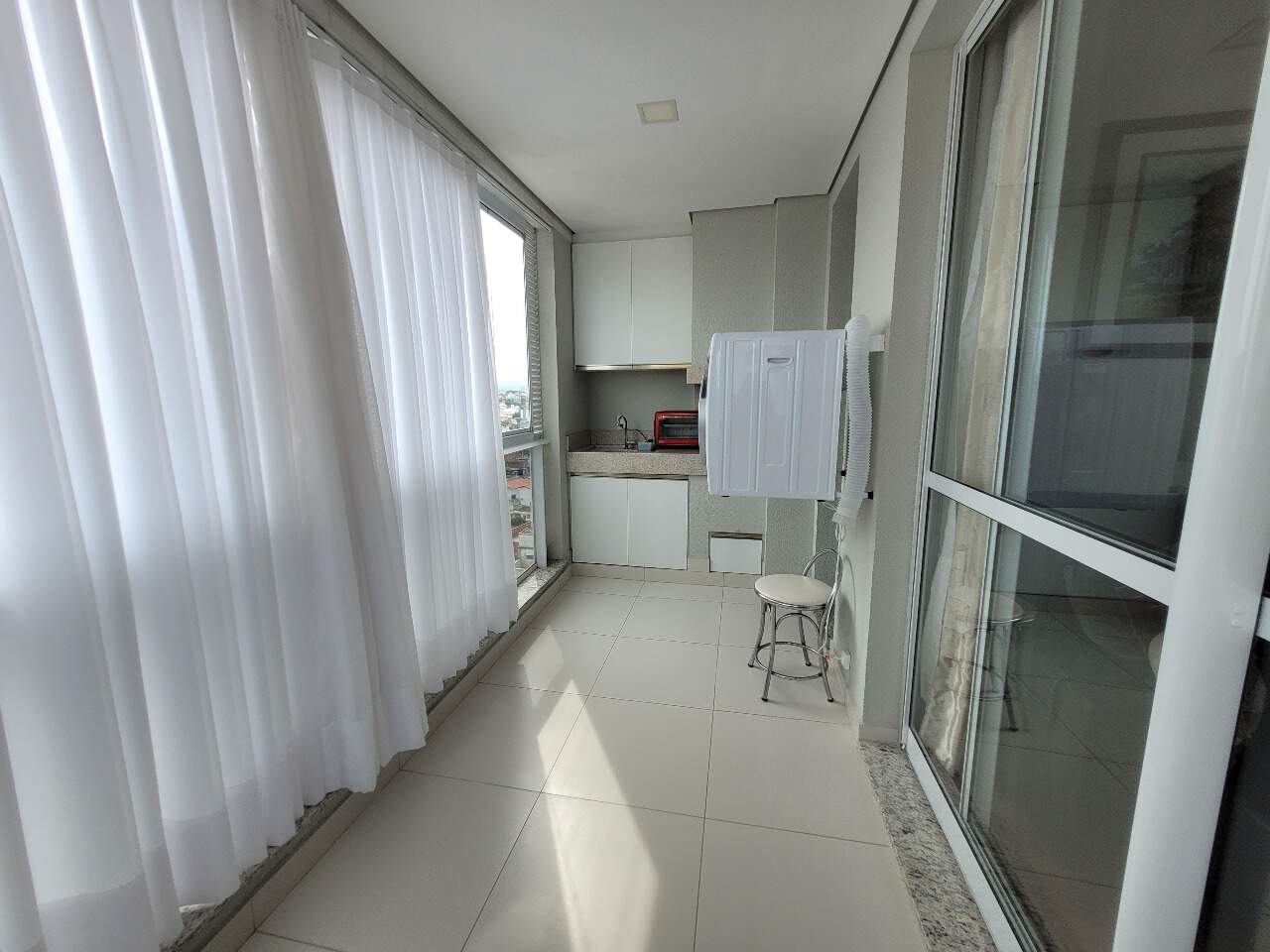 Apartamento duplex à venda no Estreito: