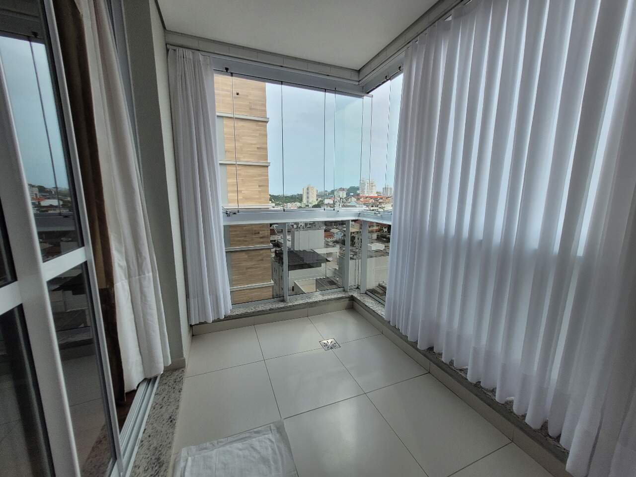 Apartamento duplex à venda no Estreito: