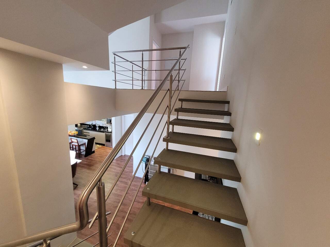Apartamento duplex à venda no Estreito: