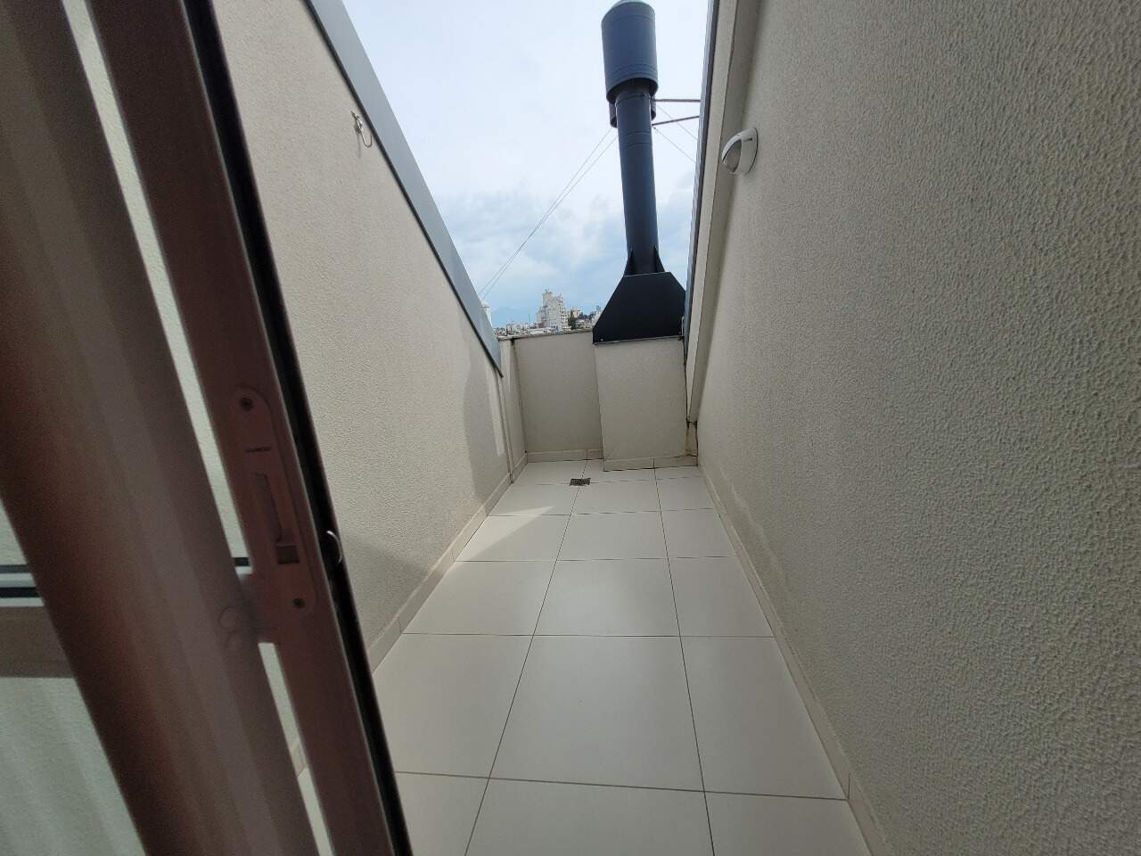 Apartamento duplex à venda no Estreito: