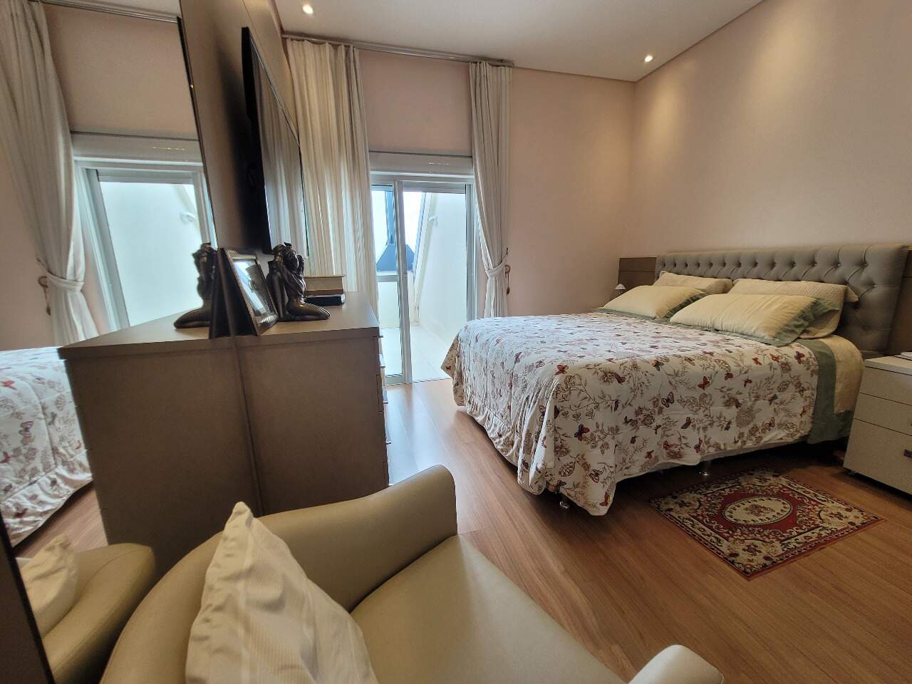 Apartamento duplex à venda no Estreito: