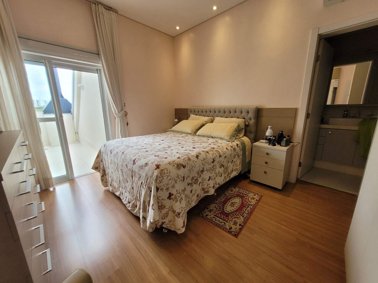Apartamento duplex à venda no Estreito: