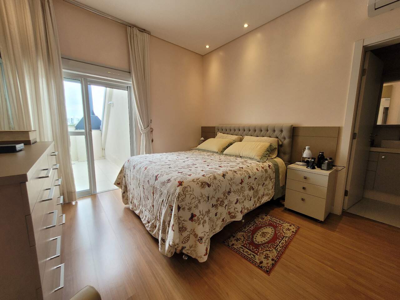 Apartamento duplex à venda no Estreito: