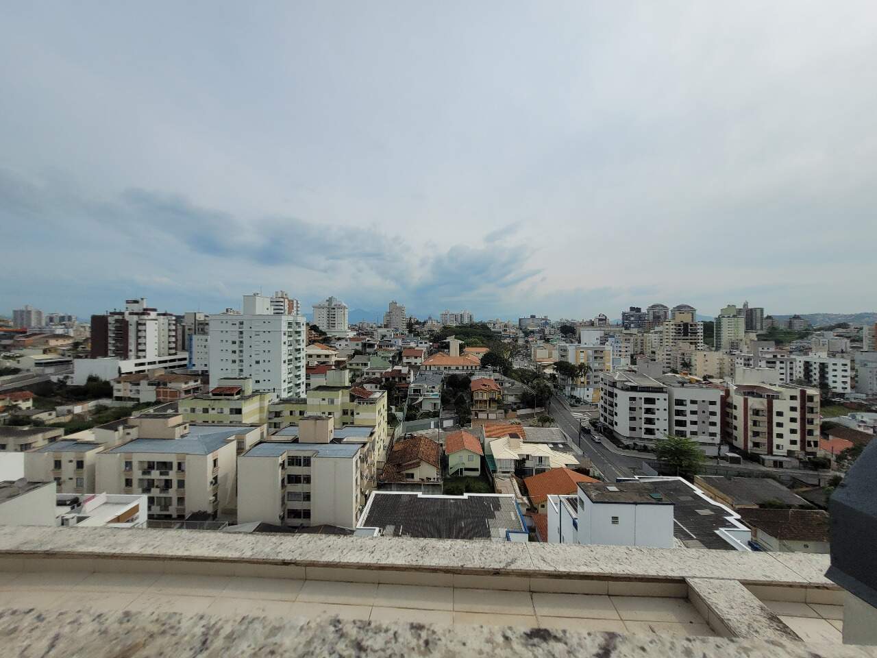 Apartamento duplex à venda no Estreito: