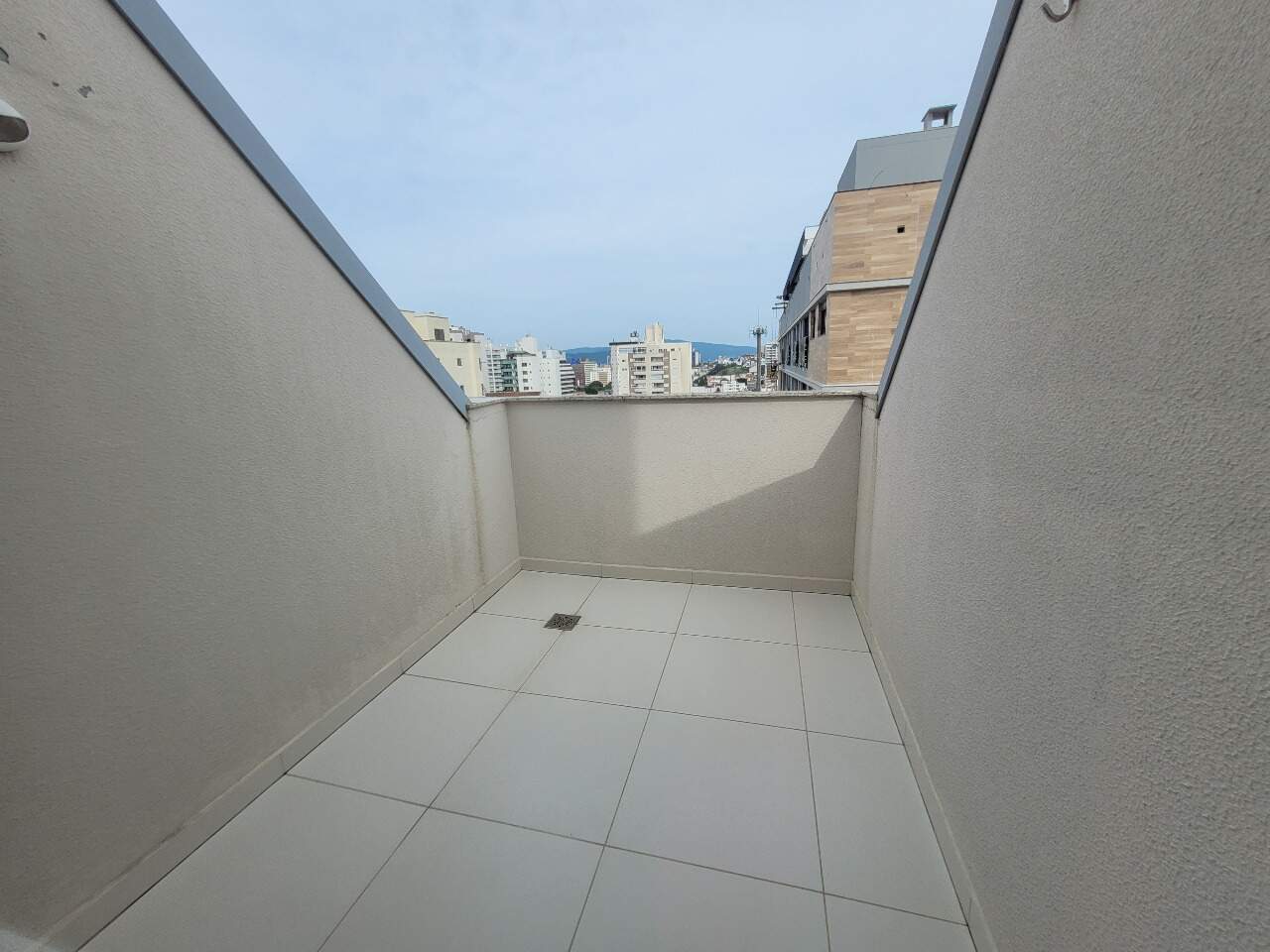 Apartamento duplex à venda no Estreito: