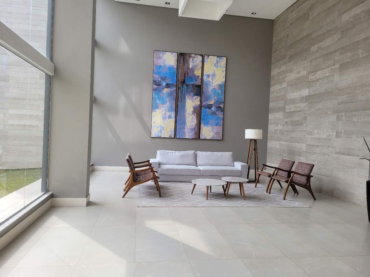 Apartamento duplex à venda no Estreito: