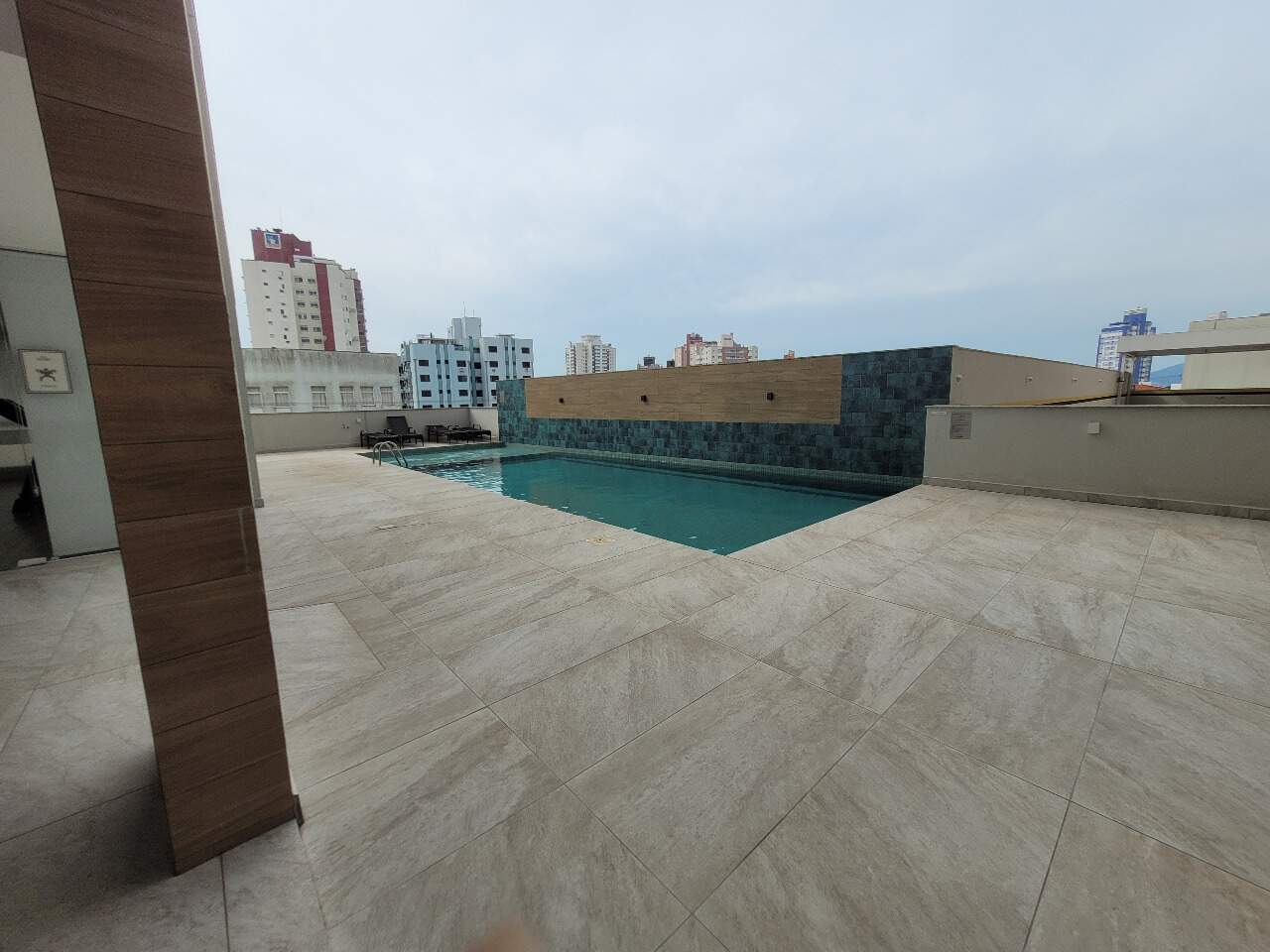 Apartamento duplex à venda no Estreito: