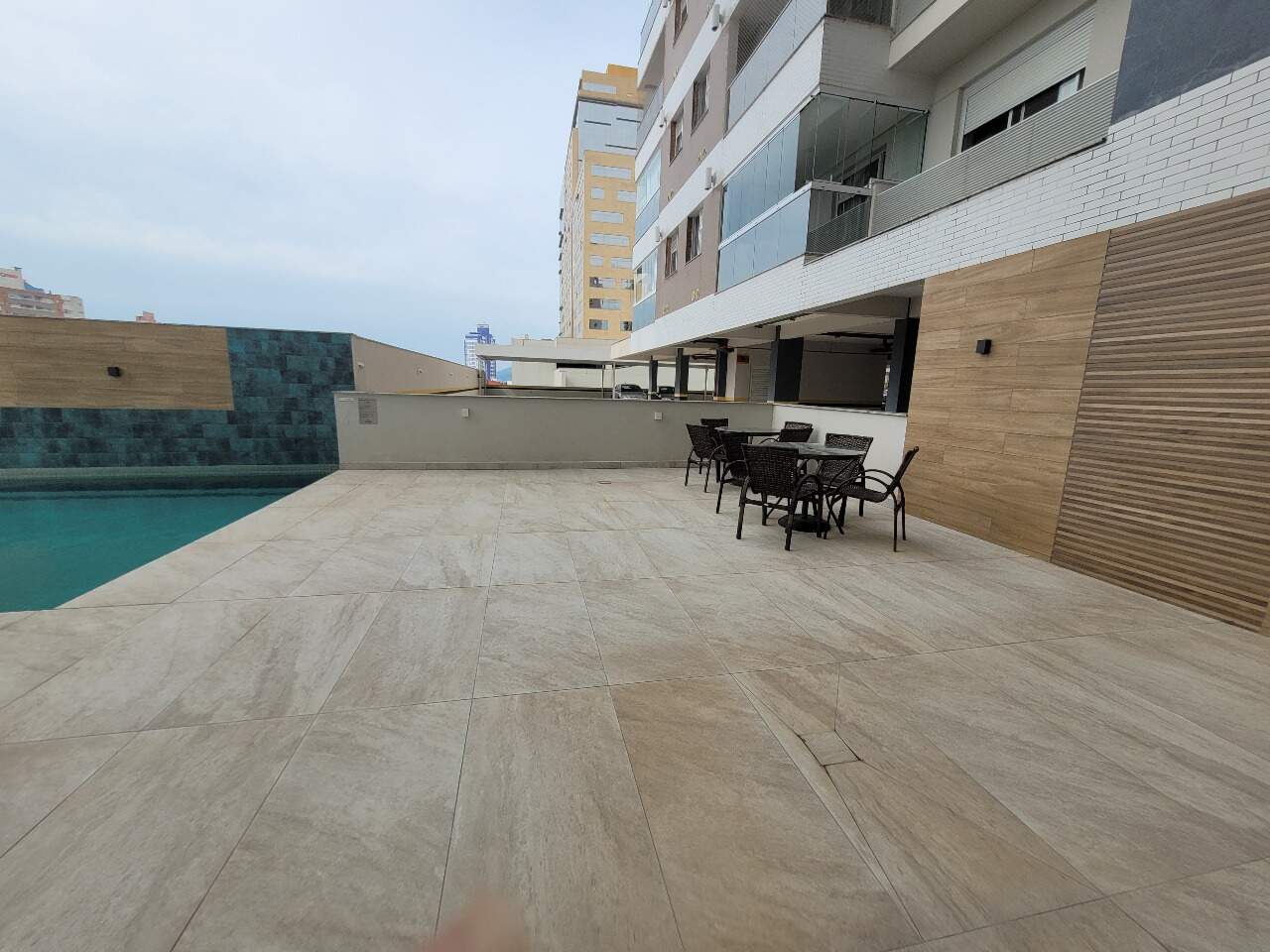 Apartamento duplex à venda no Estreito: