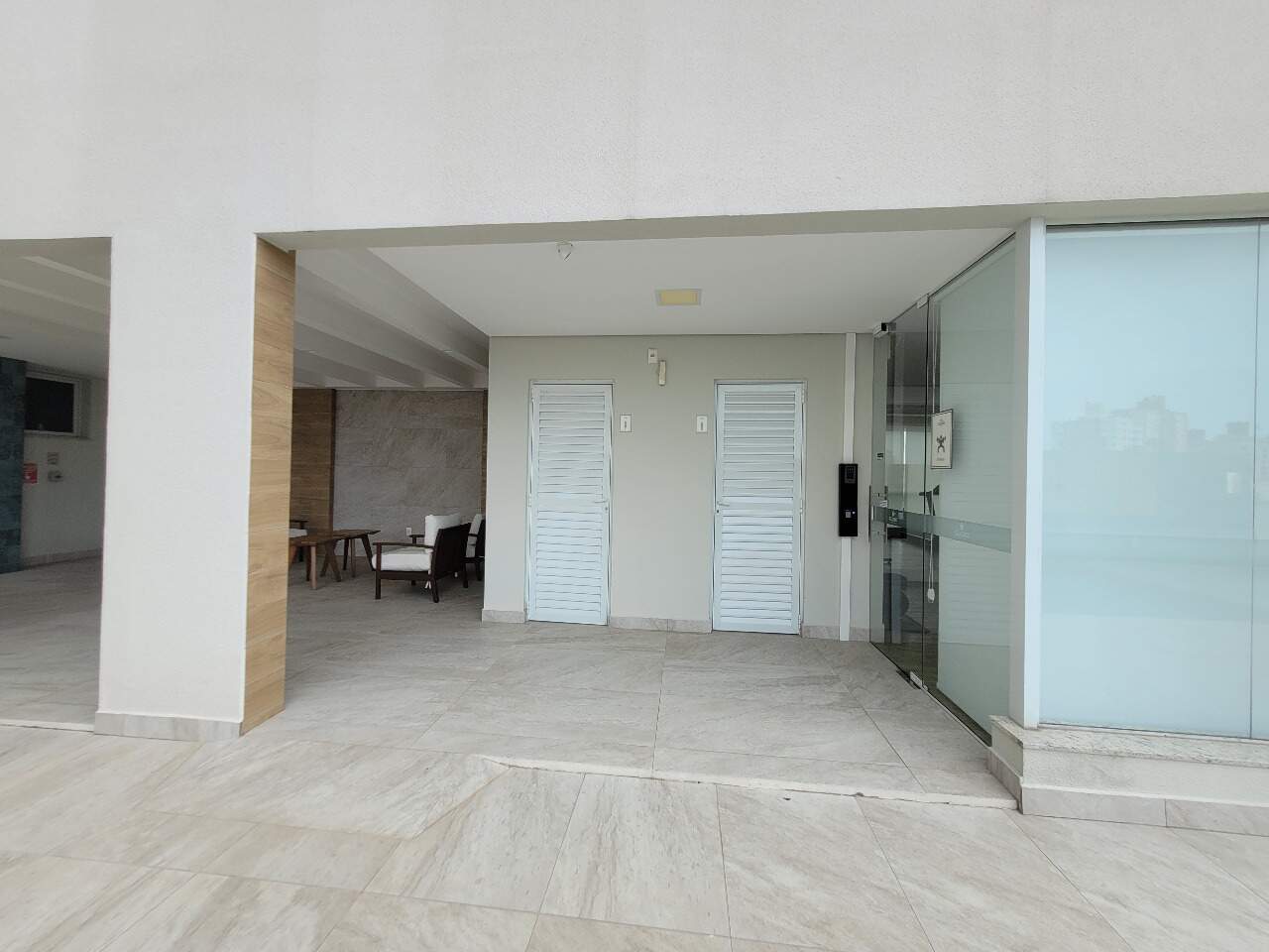 Apartamento duplex à venda no Estreito: