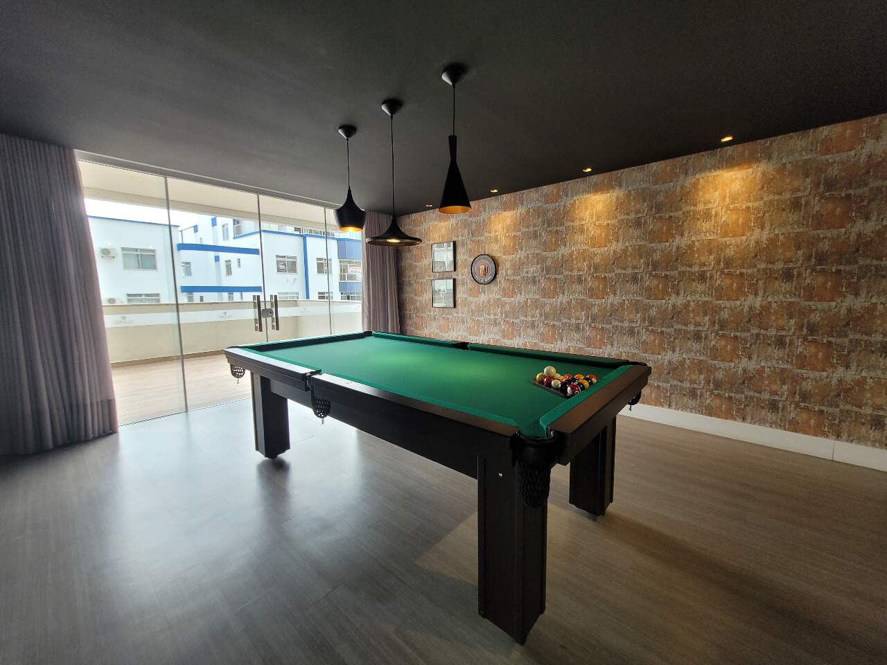Apartamento duplex à venda no Estreito: