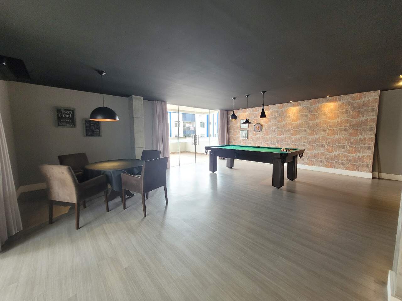 Apartamento duplex à venda no Estreito: