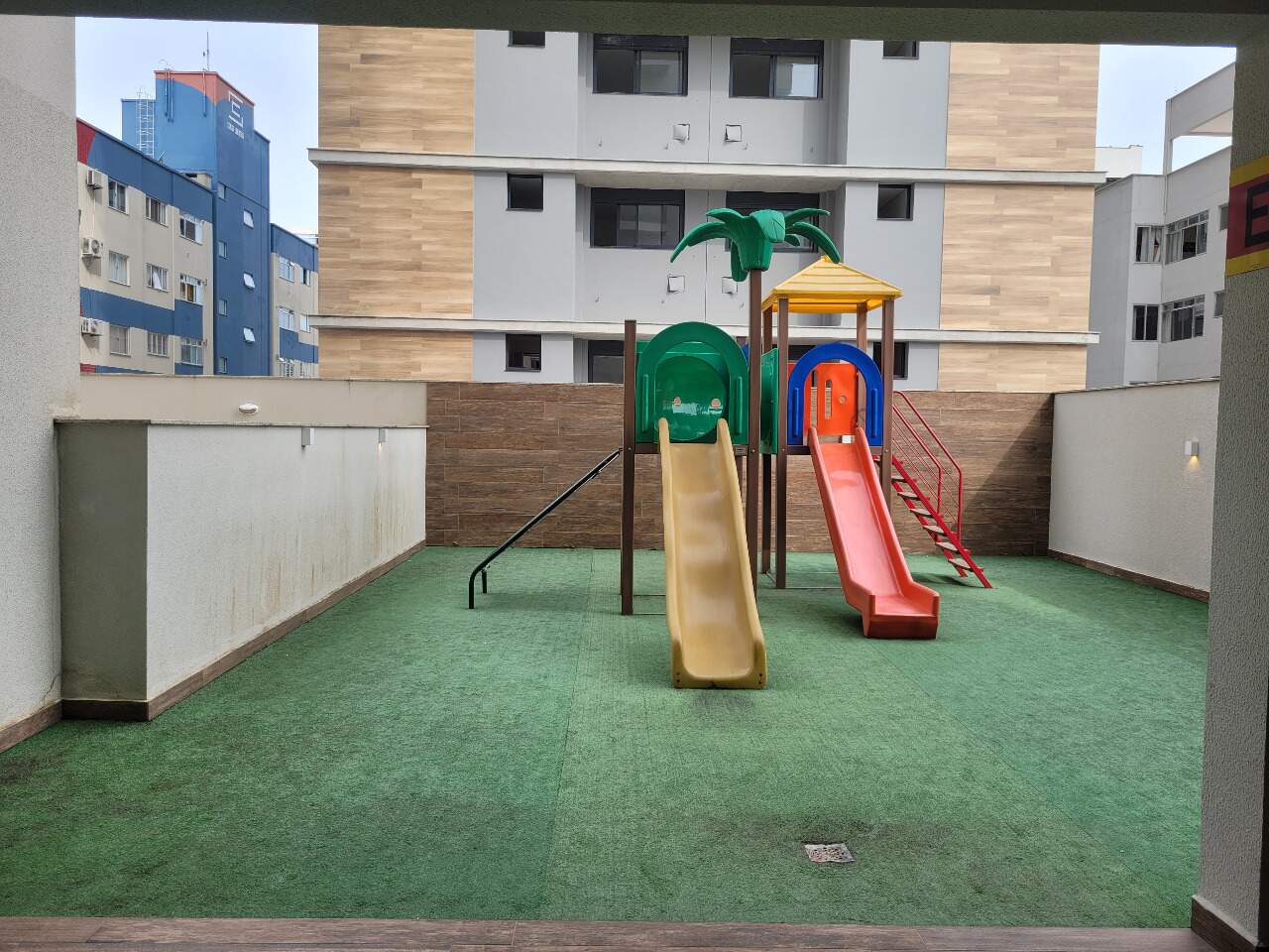 Apartamento duplex à venda no Estreito: