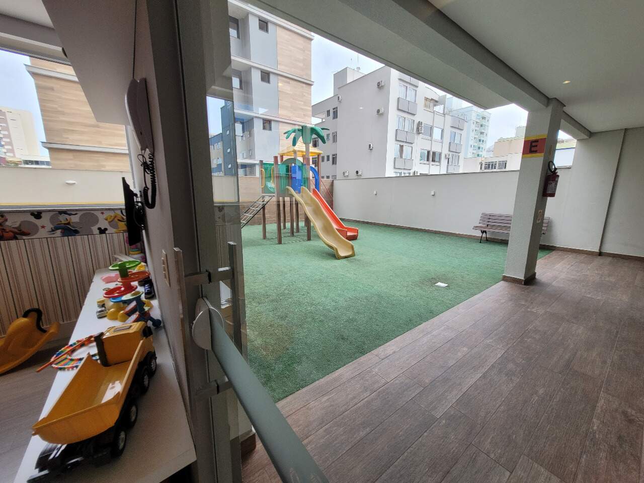 Apartamento duplex à venda no Estreito: