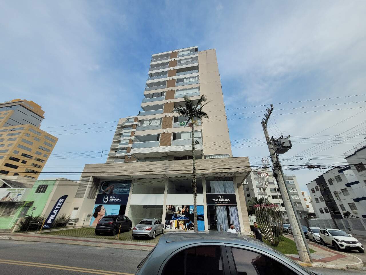 Apartamento duplex à venda no Estreito: