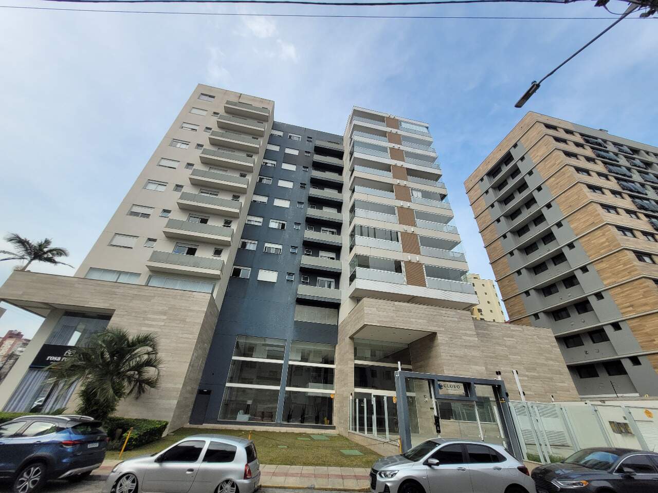 Apartamento duplex à venda no Estreito: