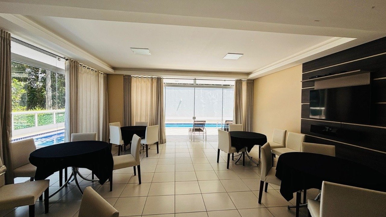 Apartamento à venda no Coqueiros: 