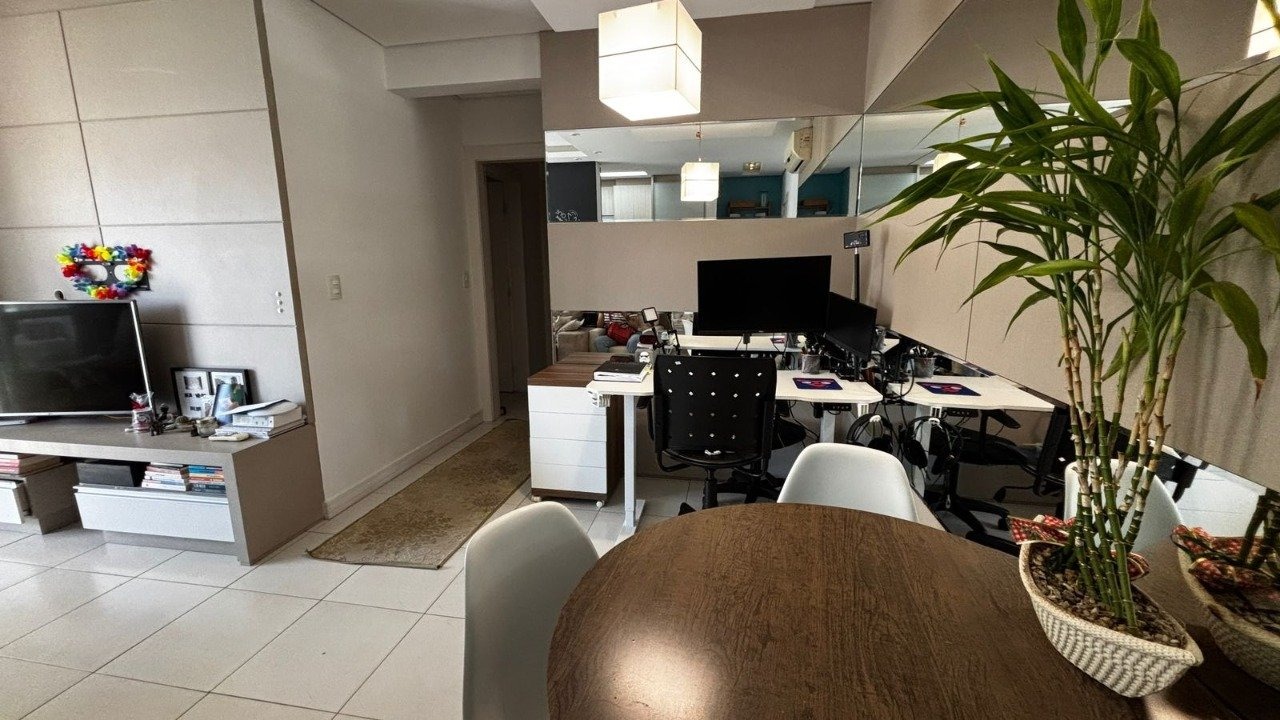 Apartamento à venda no Coqueiros: 