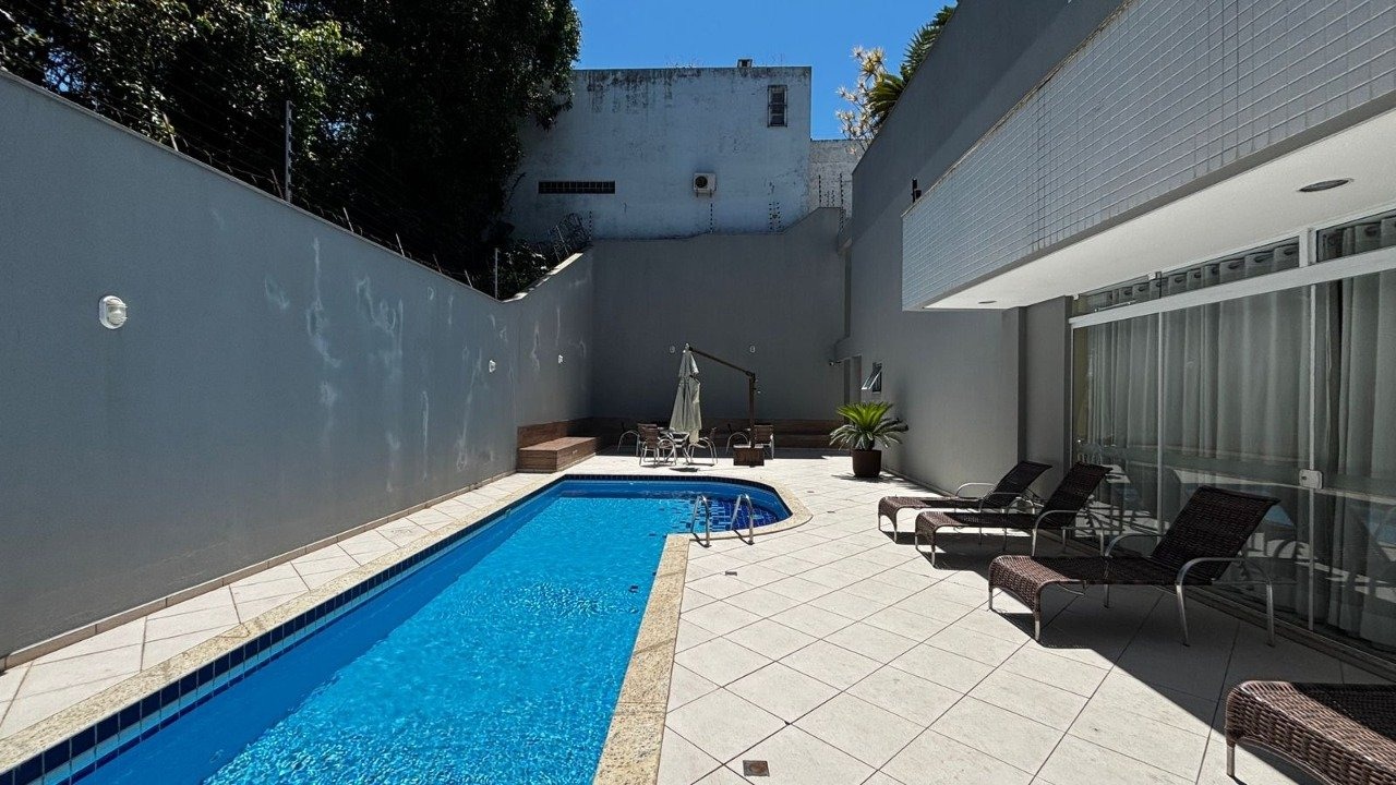 Apartamento à venda no Coqueiros: 