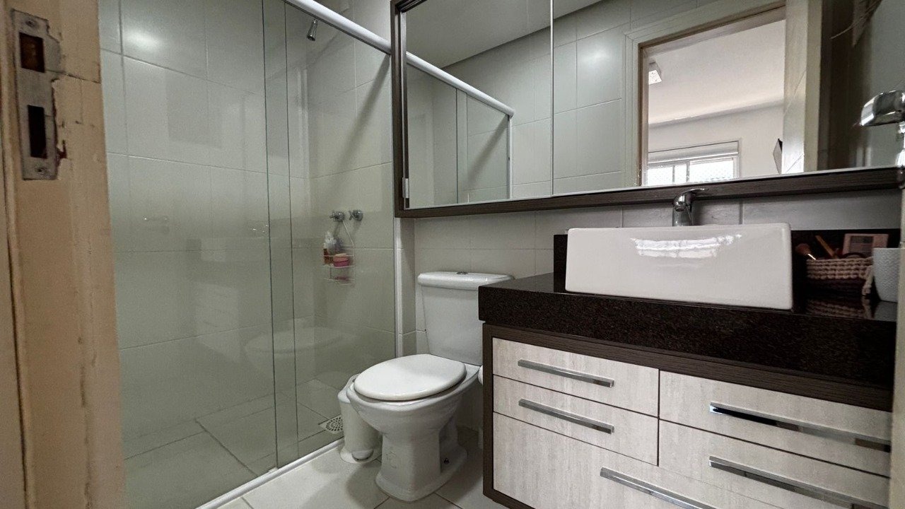 Apartamento à venda no Coqueiros: 