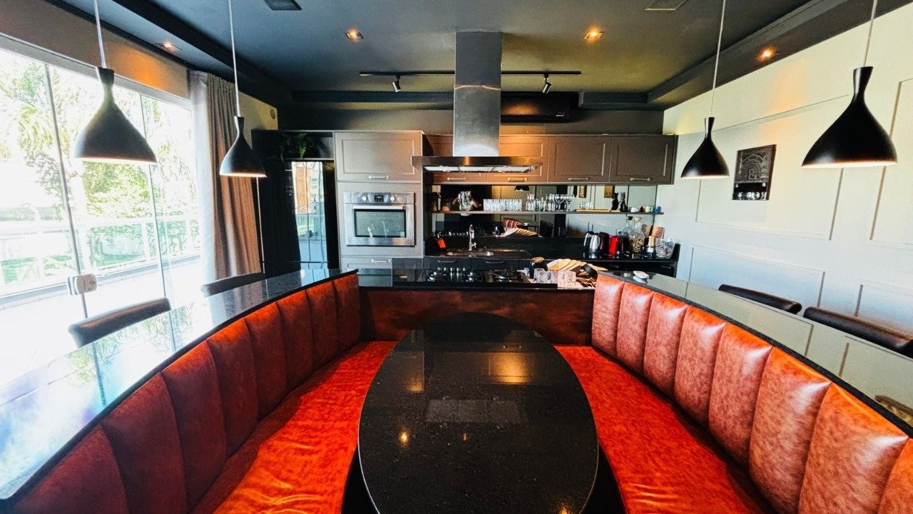 Apartamento à venda no Coqueiros: 