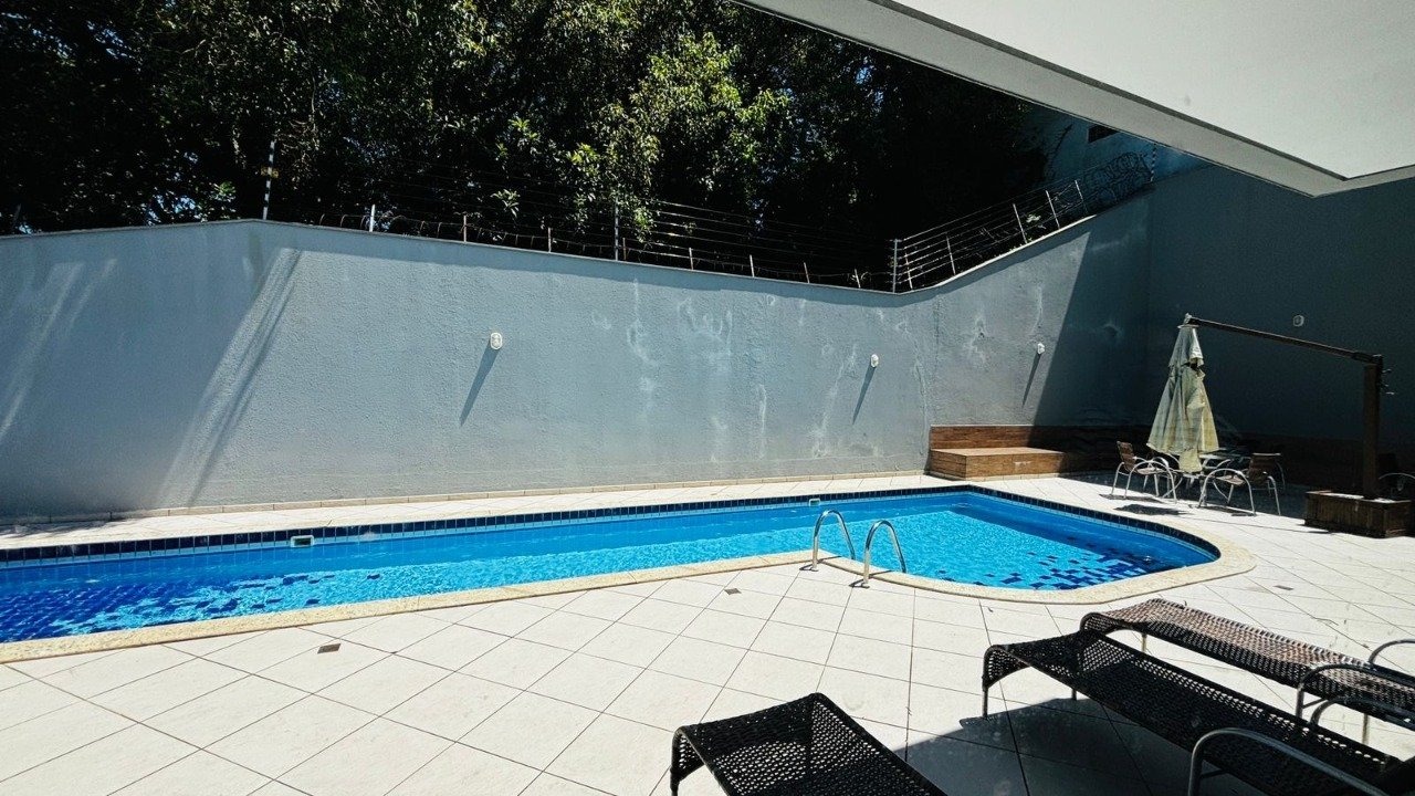 Apartamento à venda no Coqueiros: 