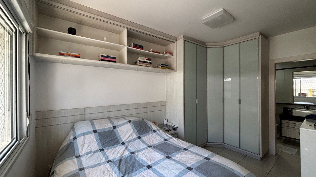 Apartamento à venda no Coqueiros: 