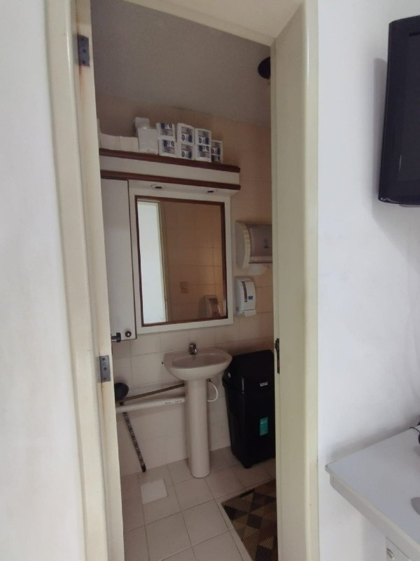 Sala à venda no Trindade: