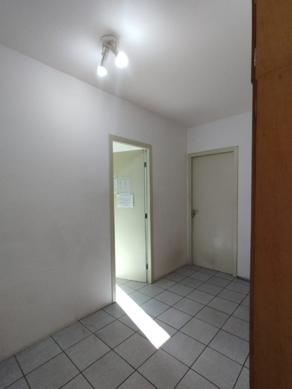 Sala à venda no Trindade: