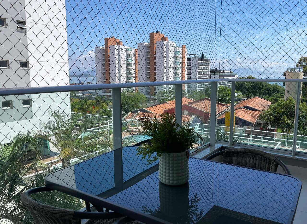 Apartamento à venda no Jardim Atlantico: Vista parcial mar da sacada