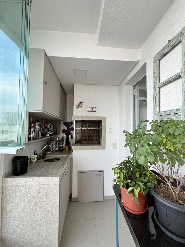 Apartamento duplex à venda no Barreiros: 
