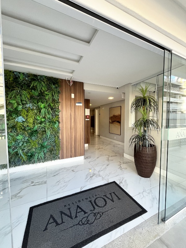 Apartamento duplex à venda no Barreiros: 