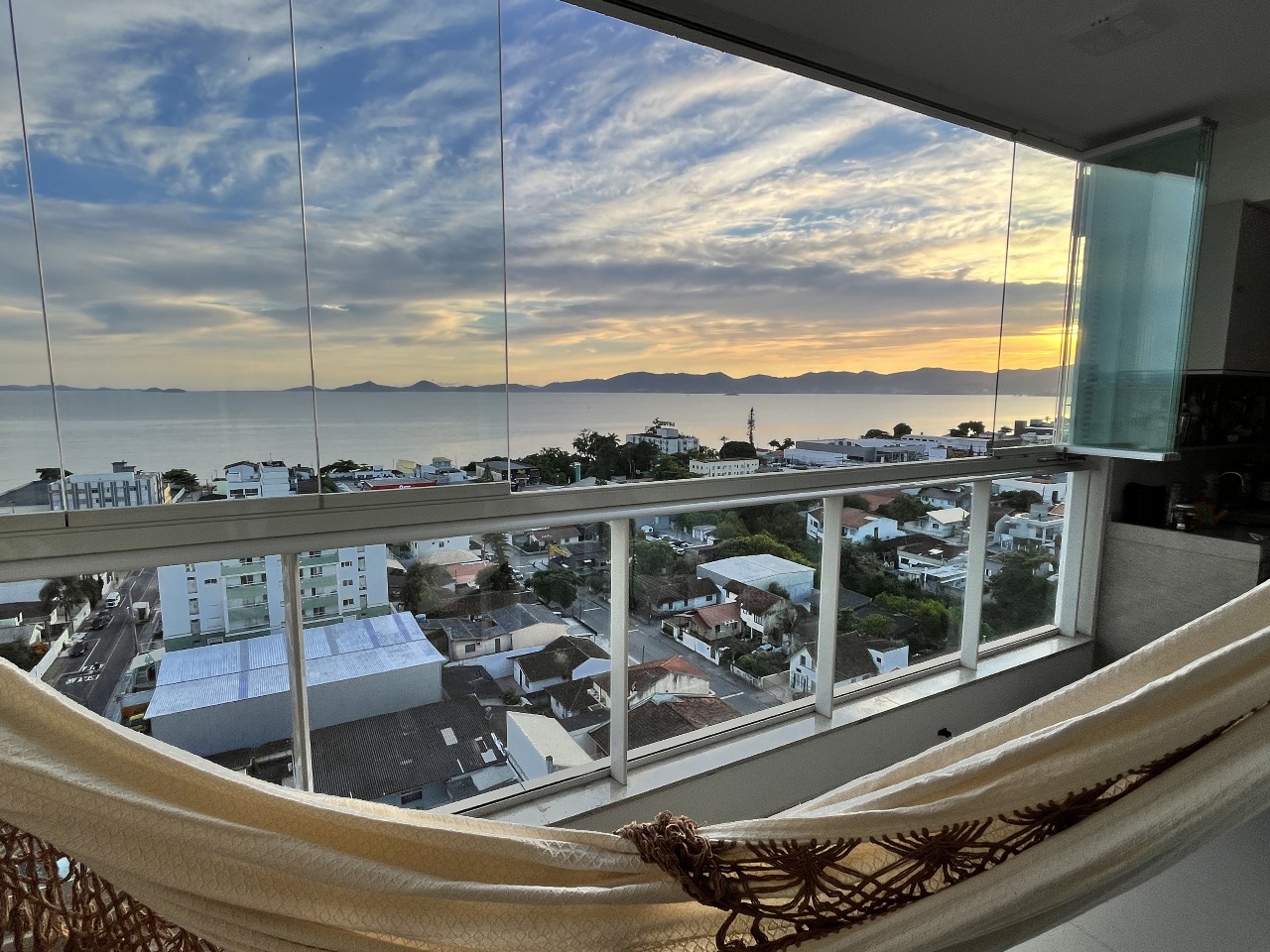 Apartamento duplex à venda no Barreiros: 