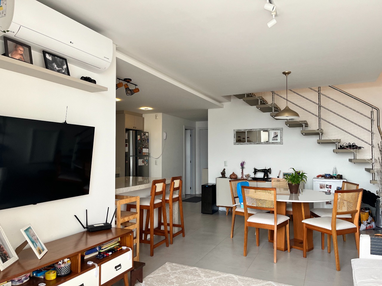 Apartamento duplex à venda no Barreiros: 