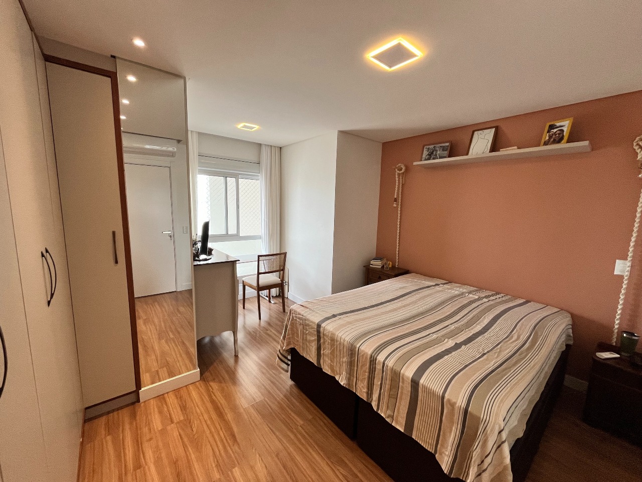 Apartamento duplex à venda no Barreiros: 