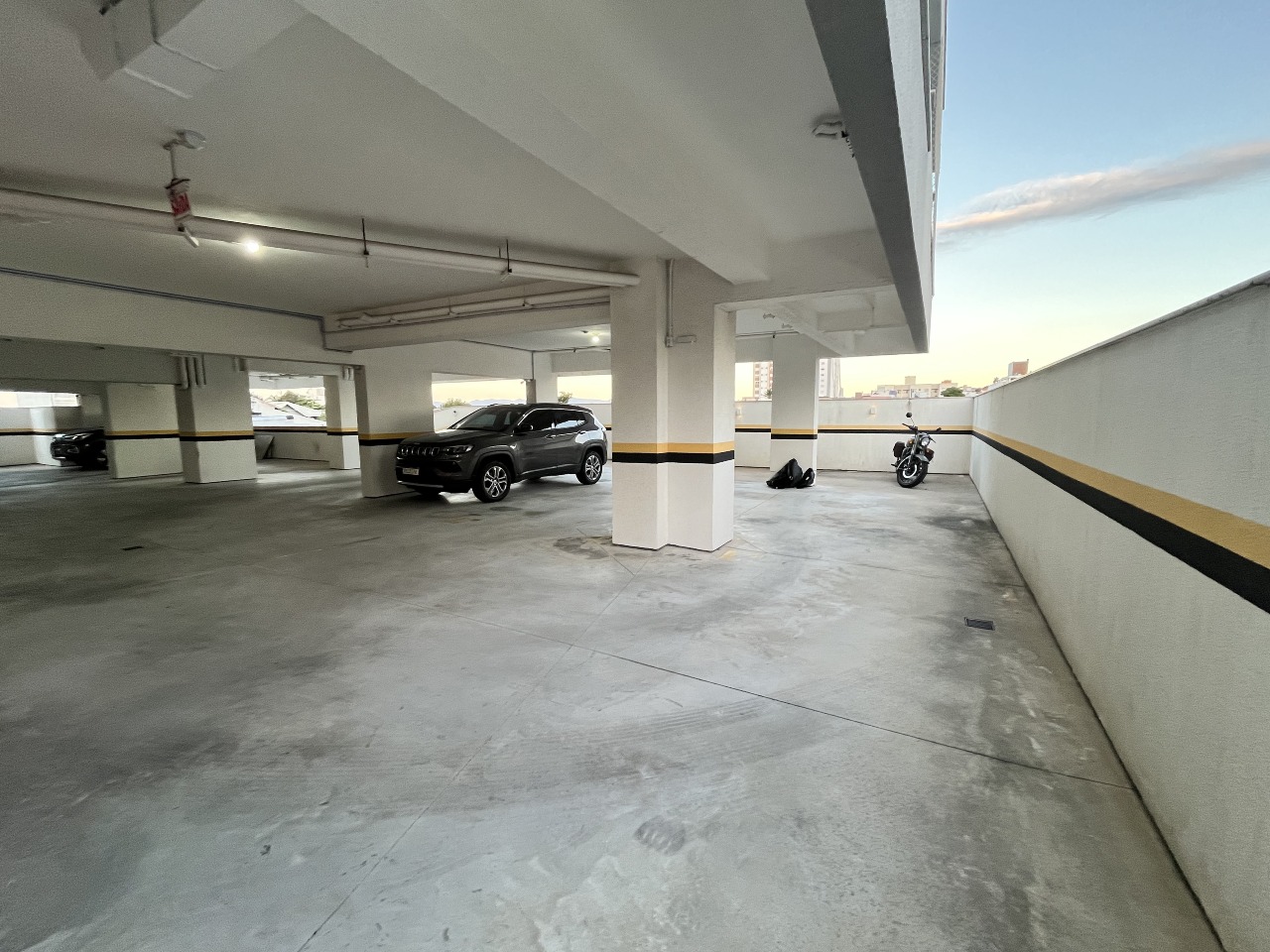 Apartamento duplex à venda no Barreiros: 