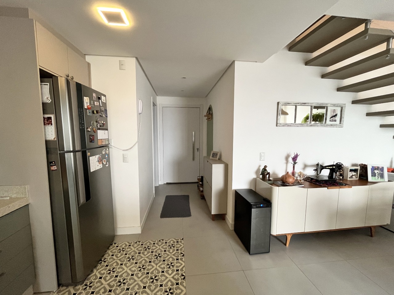 Apartamento duplex à venda no Barreiros: 