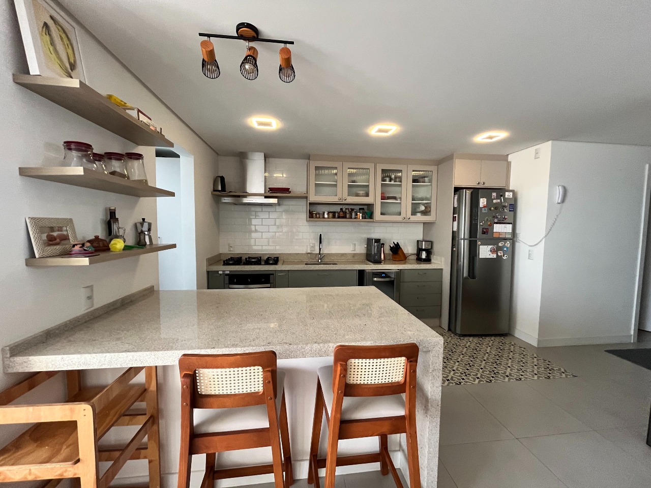 Apartamento duplex à venda no Barreiros: 