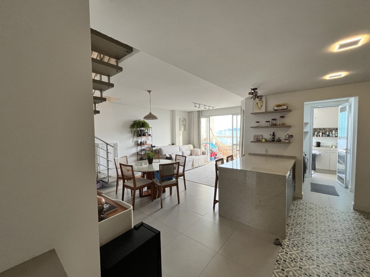 Apartamento duplex à venda no Barreiros: 