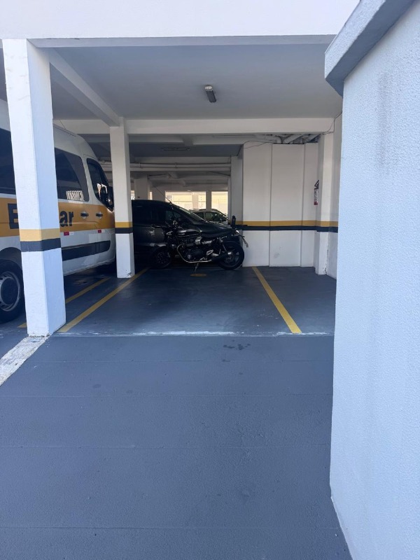 Apartamento à venda no Barreiros: 