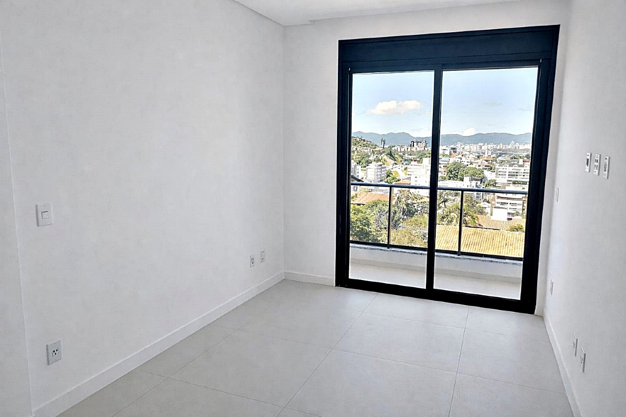 Apartamento à venda no Coqueiros: 