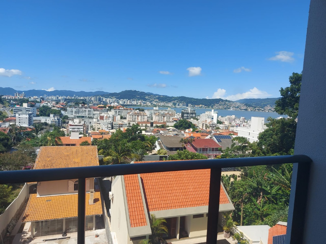 Apartamento à venda no Coqueiros: 