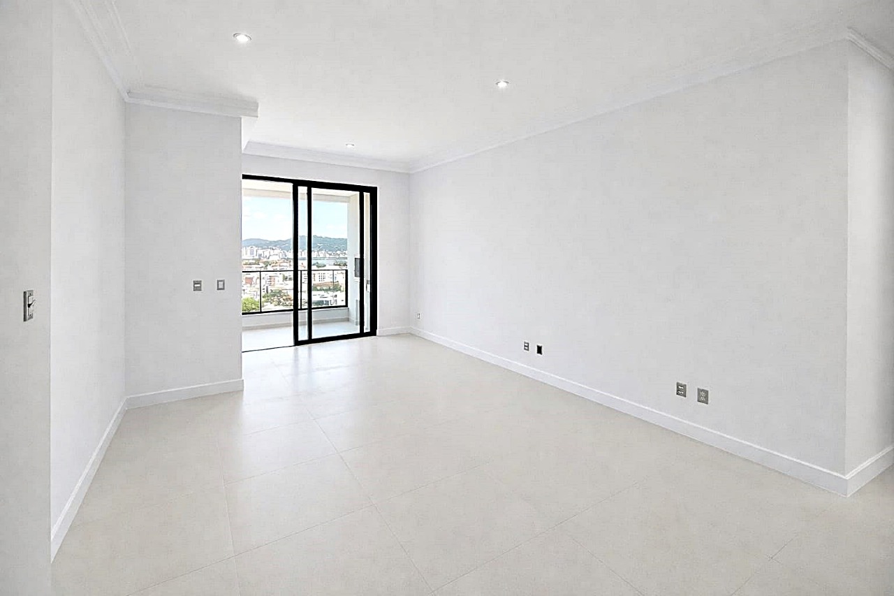 Apartamento à venda no Coqueiros: 