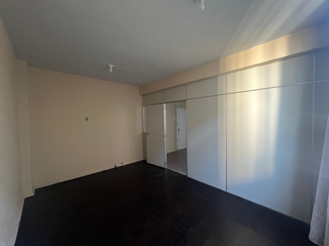 Sala para aluguel no Centro: 