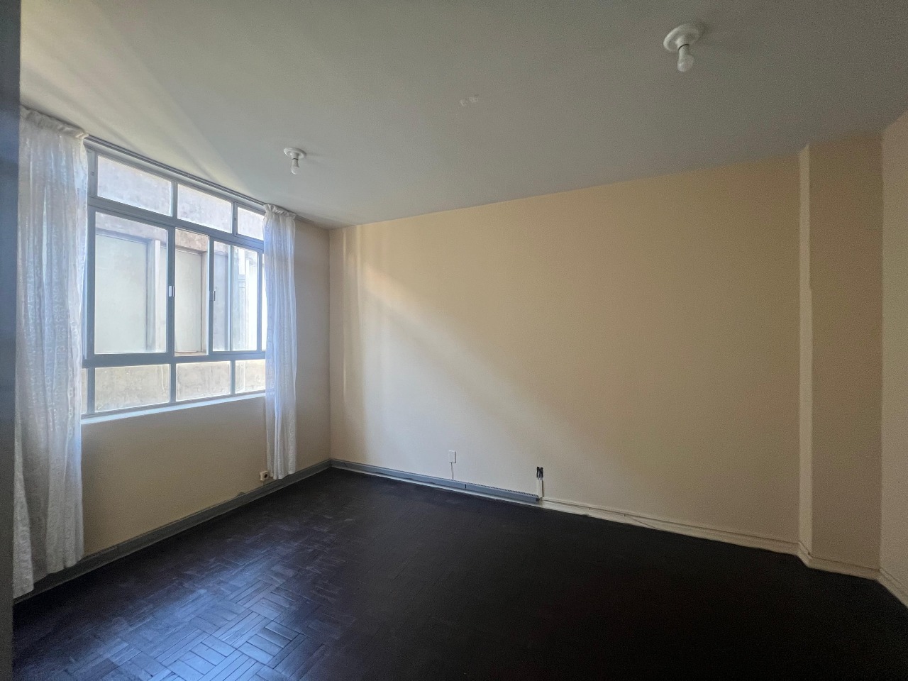 Sala para aluguel no Centro: 